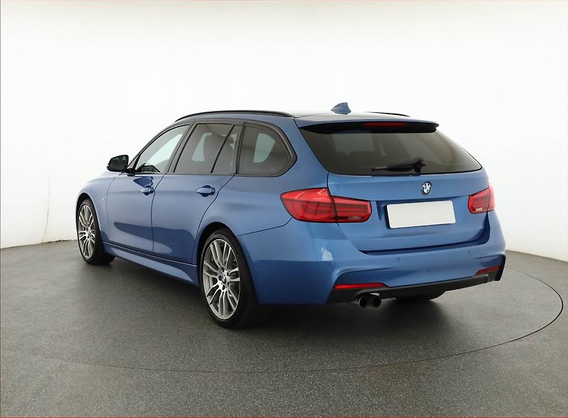BMW Řada 3 (2015) M Sport 320 d, 4X4, Automat - fotka 4 z 18