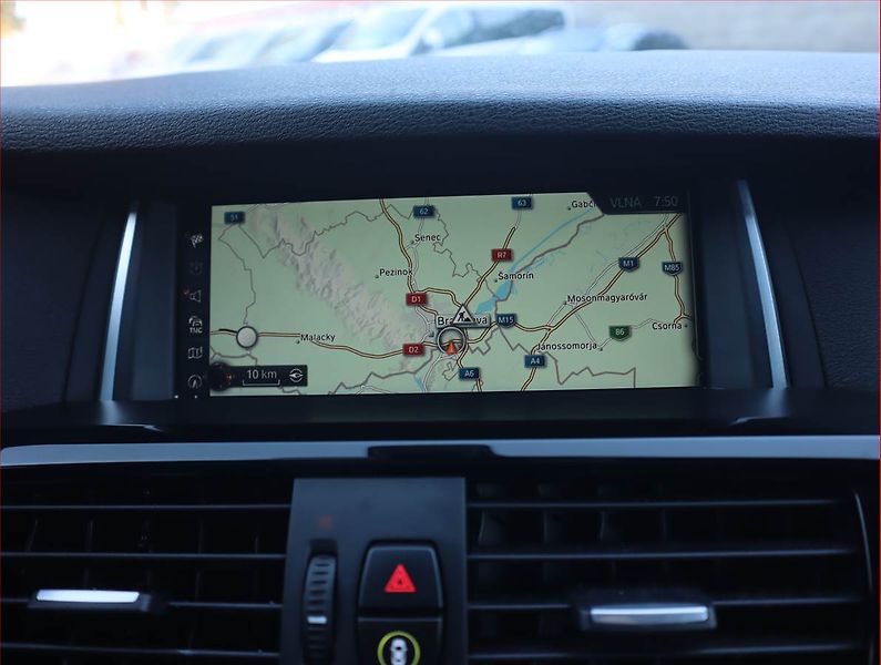 BMW X4 (2019) xDrive20d - fotka 13 z 22
