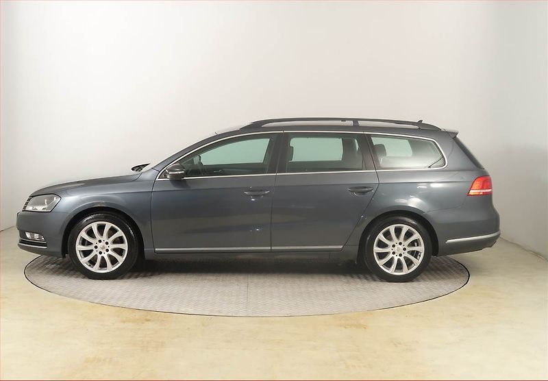 Volkswagen Passat (2012) 1.6 TDI, Park. senzory - fotka 3 z 18