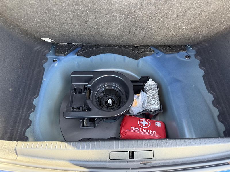 Opel Corsa 1,2T/74kW - Elegance - fotka 55 z 67