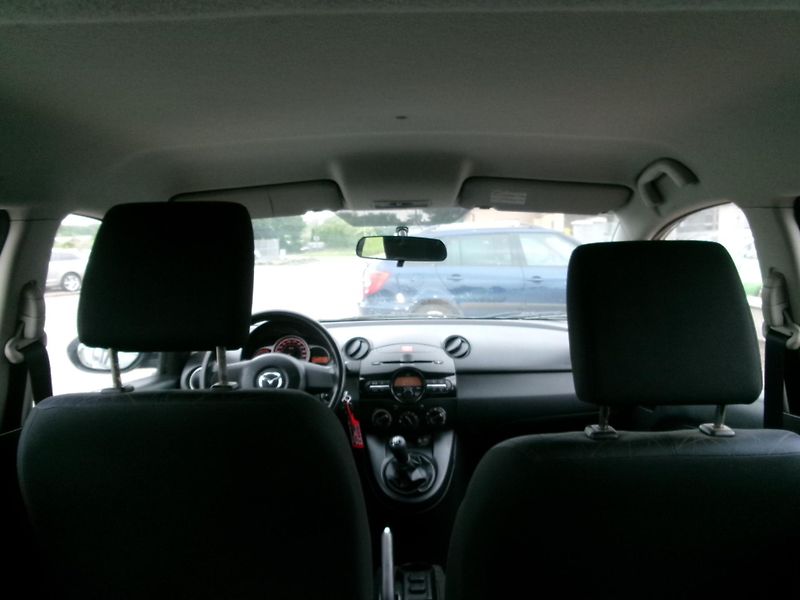 Mazda 2 (2012) 1,3i KLIMA 1.MAJ - fotka 11 z 26
