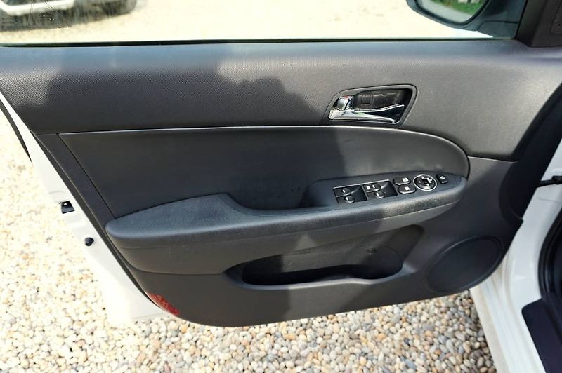 Hyundai i30 (2010) STYLE 1,6 CVVT 93 kW - fotka 22 z 35
