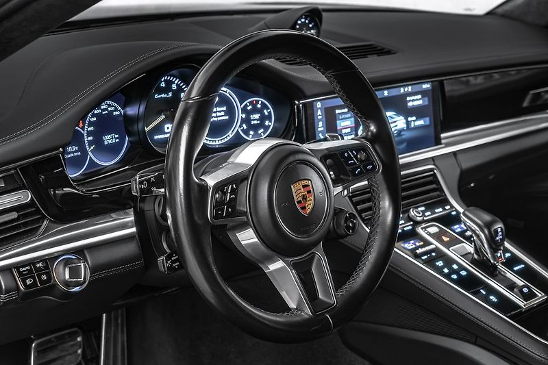 Porsche Panamera Turo S E-Hybrid Sport Chrono P - fotka 16 z 23