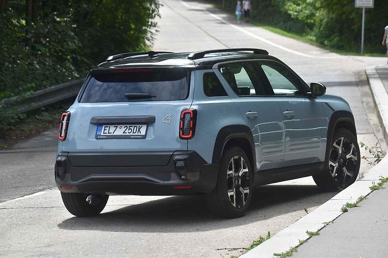 Renault 4 může být dobrým univerzálním rodinným vozem.