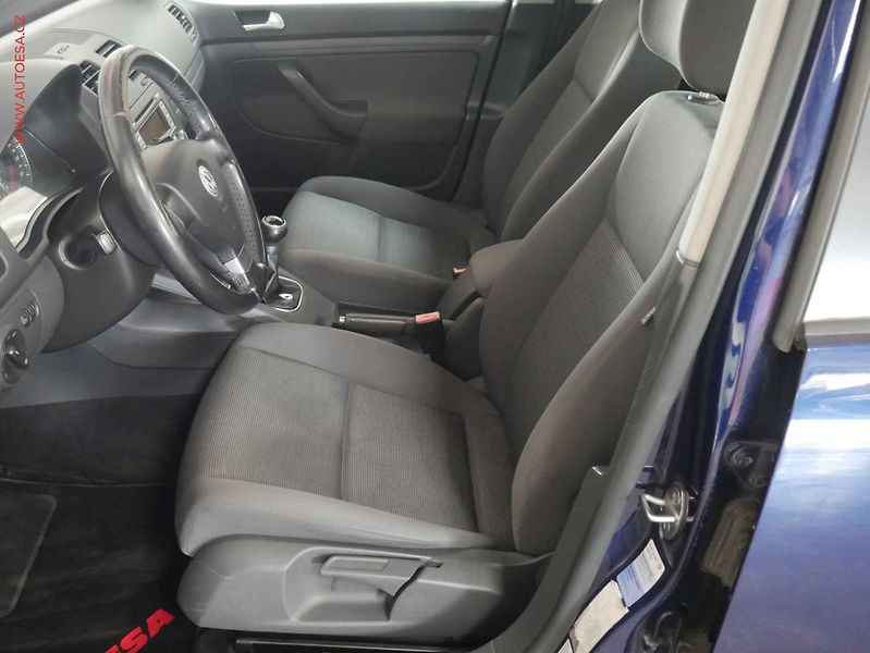 Volkswagen Golf (2007) 1.6i, ČR, autoAC - fotka 9 z 15