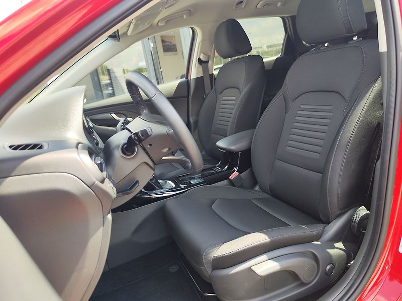 Hyundai i30 1.5 T-GDI/103kW Style Safety - fotka 14 z 36