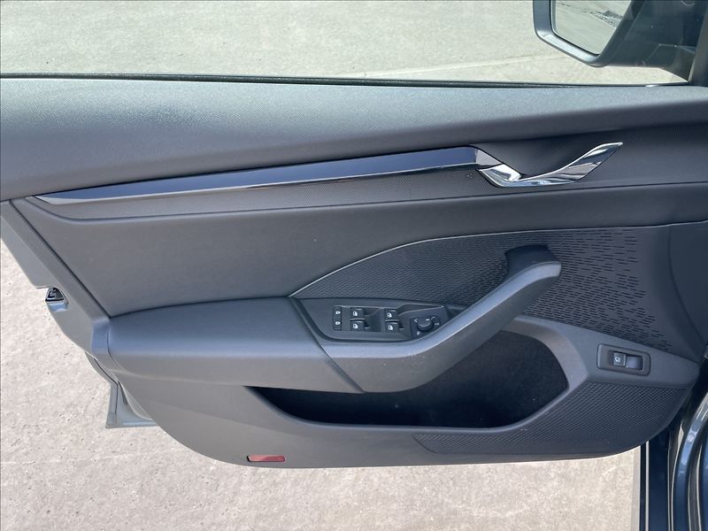 Škoda Octavia 1,4 TSI DSG Combi Ambition  iV - fotka 15 z 24
