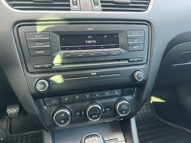 Škoda Octavia (2013) 1,4TSi elegance combi 103kW   - fotka 33 z 43