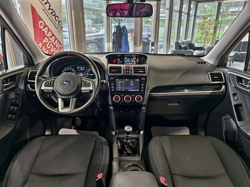 Subaru Forester 2.0 i 110kW 4x4, PANORAMA, LED - fotka 9 z 22