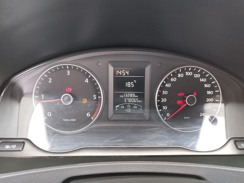 Volkswagen Transporter (2015) 2,0TDI,103KW,L2,H2,TAŽNÝ,SER.K - fotka 20 z 28