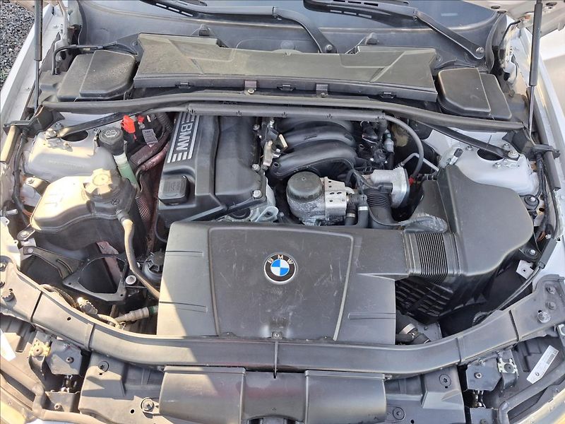 BMW Řada 3 2,0 390L - fotka 13 z 13