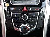 Hyundai i30 (2017) 1.6 GDi, ČR, AC, tempo, park - náhled 13