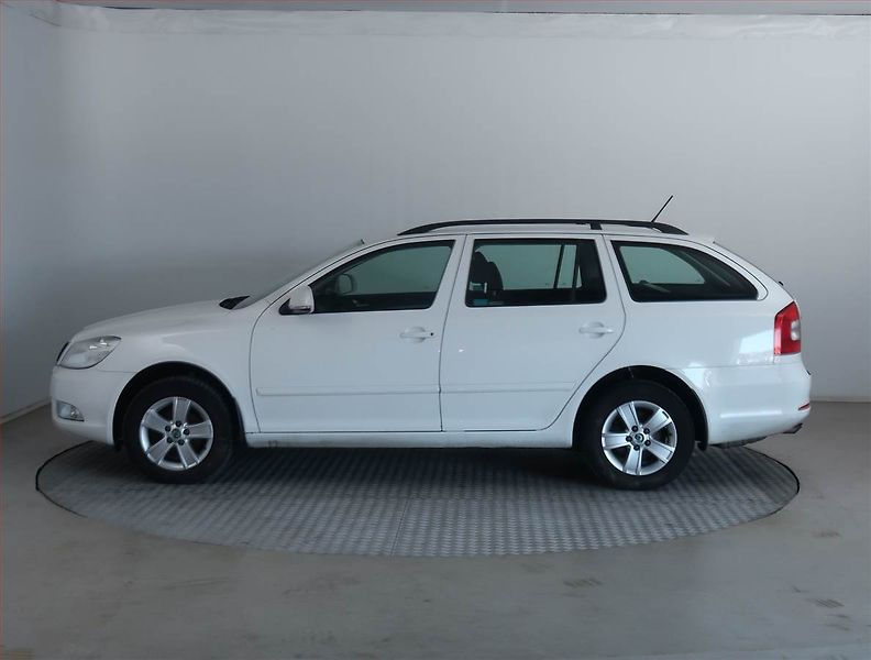 Škoda Octavia (2012) Ambition 1.6 TDI 4x4, 4X4 - fotka 3 z 15