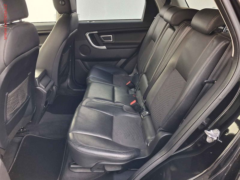 Land Rover Discovery Sport (2017) 2.0 TD4 4x4, AT, kůže, panor - fotka 10 z 17