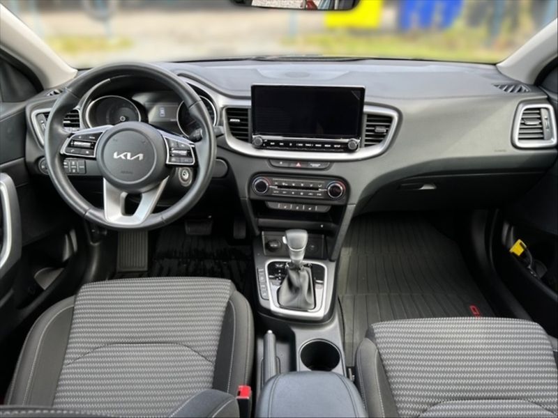 Kia Ceed 1,5 T-GDI 118 Top AT - fotka 9 z 11