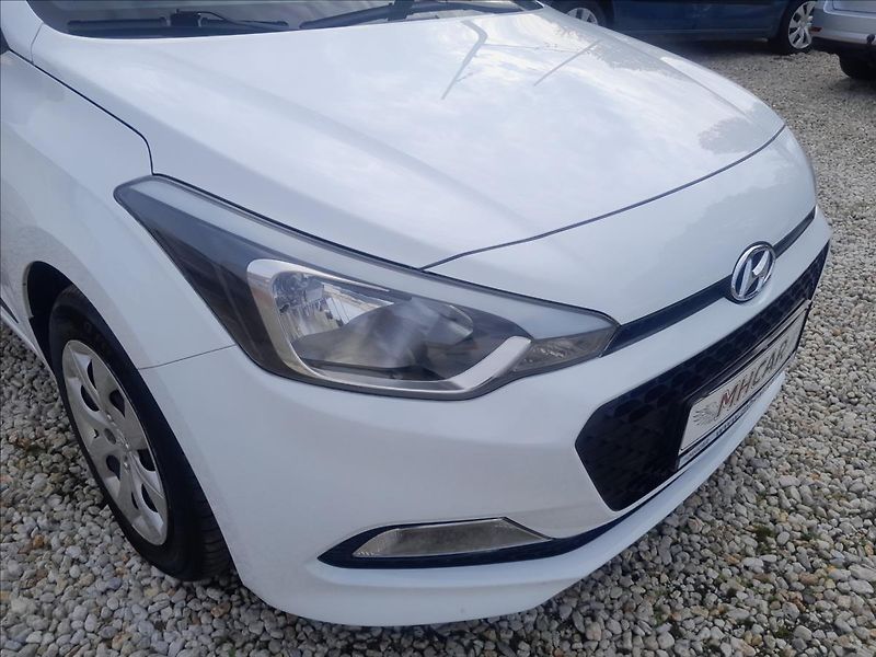 Hyundai i20 FC 1,2i 55kW - fotka 11 z 48