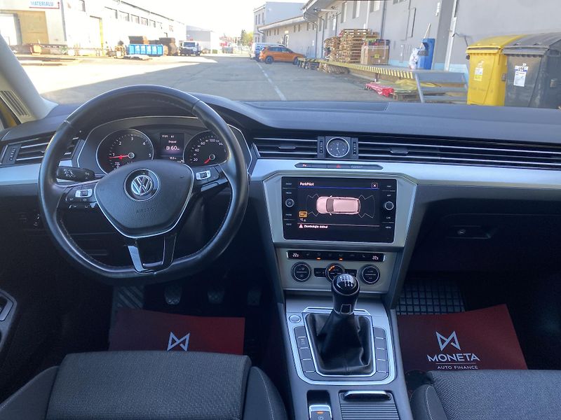 Volkswagen Passat (2019) 2,0 TDi Comfortline  - fotka 23 z 49