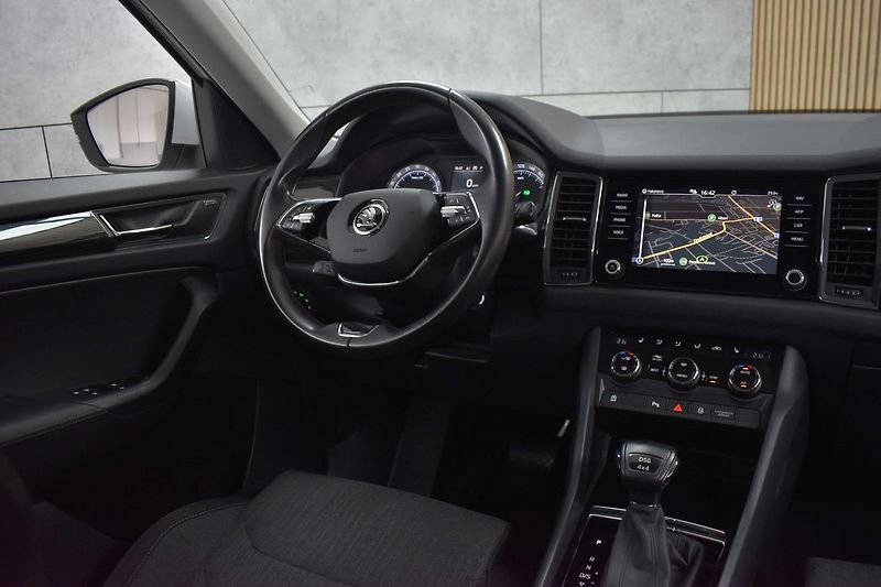 Škoda Kodiaq 2.0 TDI 4x4*STYLE*TAŽNÉ*ČR 1.M - fotka 9 z 49