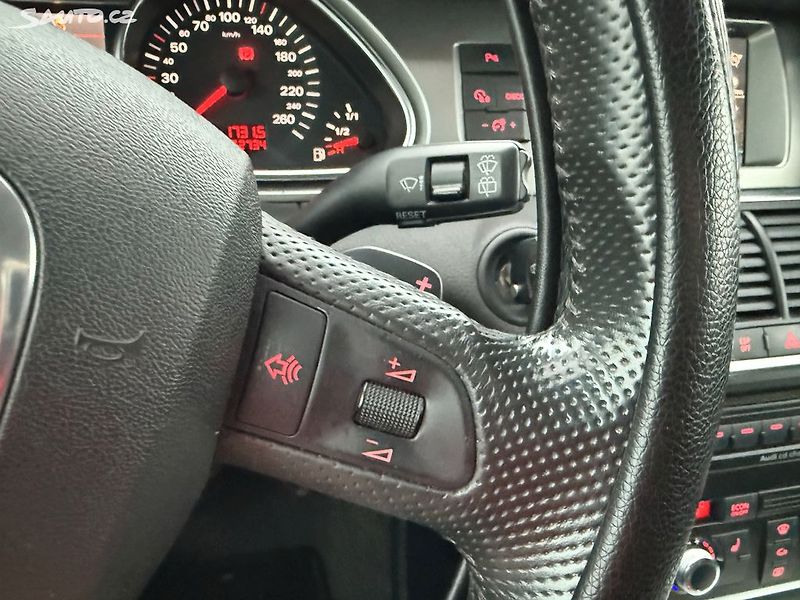 Audi Q7 3,0 TDI V6 QUATTRO - fotka 20 z 38