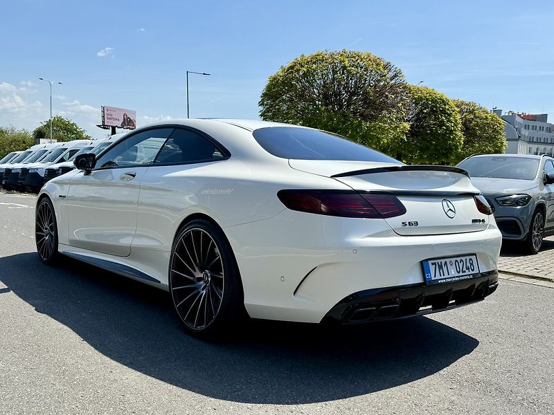 Mercedes-Benz Třídy S (2017) 500 4MATIC kupé - fotka 6 z 57