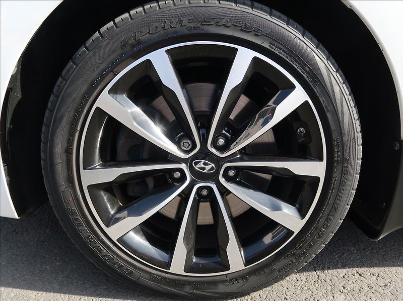 Hyundai i40 1,7 CRDi,104kW,1majČR,automat - fotka 24 z 25