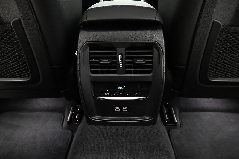 BMW Řada 3 2,0 320d 140 kW STEPTRONIC Zár - fotka 21 z 31