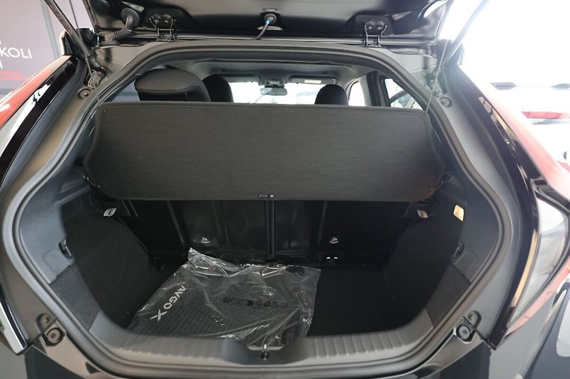 Toyota Aygo Hybrid 1.5 Style Smart e-CVT - - fotka 11 z 18