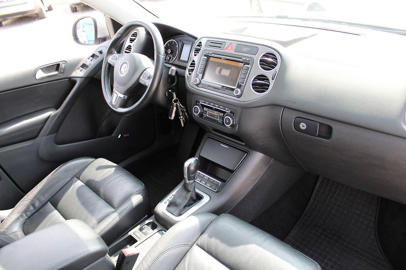 Volkswagen Tiguan (2010) REZERVACE - fotka 14 z 15