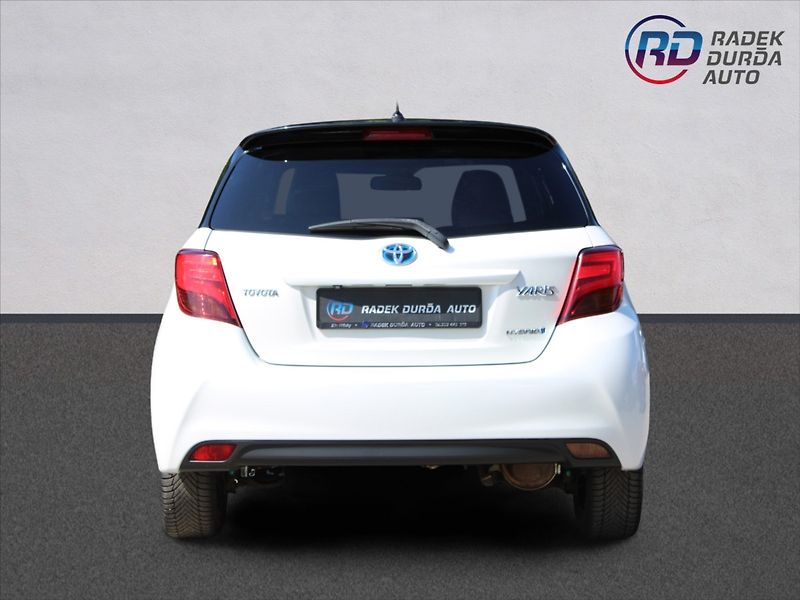 Toyota Yaris 1,5 HYBRID  ČR,A/T,SELECTION - fotka 6 z 31