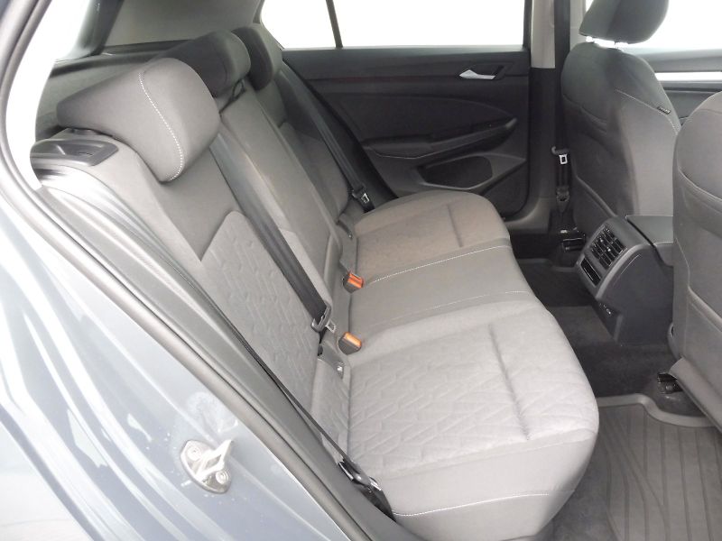 Volkswagen Golf (2025) People 1,5 TSI 85kW - fotka 19 z 26
