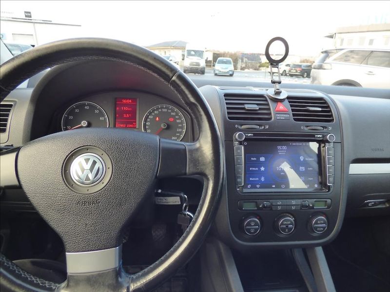 Volkswagen Golf 1,6 Digi Klima,Webasto  Tour - fotka 40 z 42