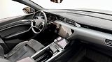 Audi Q8 e-tron 50 Q Vzd. odpružení Kamera Taž - náhled 11