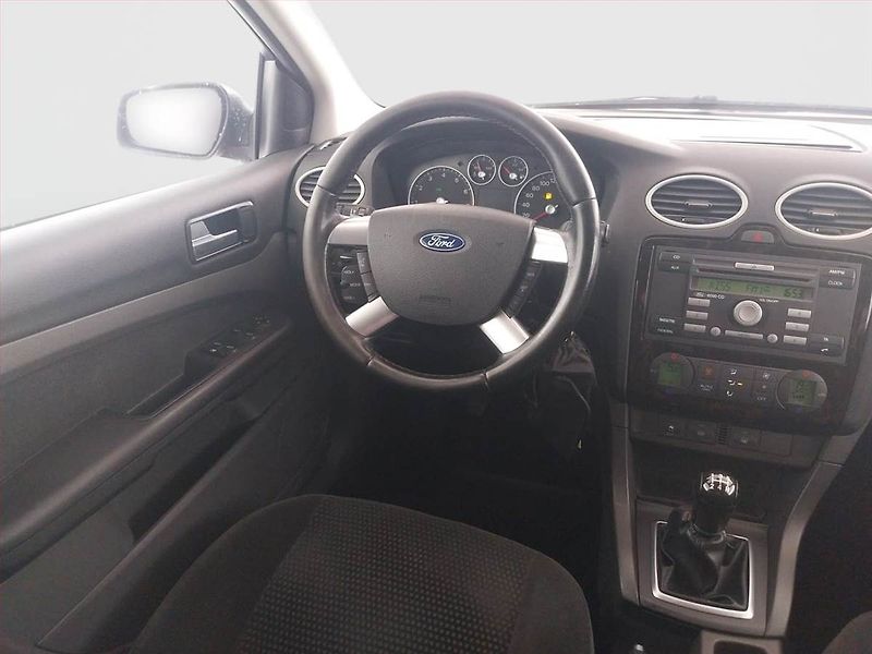 Ford Focus (2006) Ghia 1.6 16V, slušný stav - fotka 7 z 20
