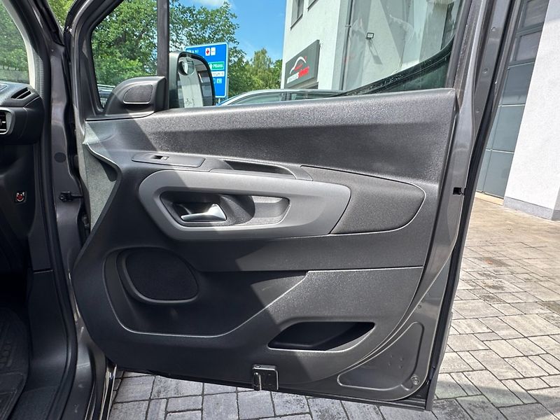 Toyota ProAce City Verso (2021) 1.2, 7míst, automat - fotka 12 z 30