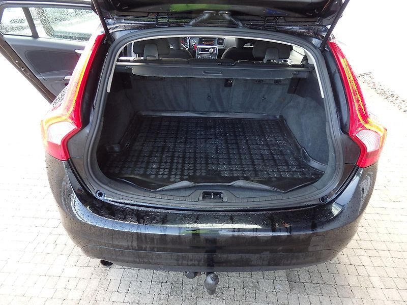 Volvo V60 2.0 D DIGI. KLIMA, ZÁLOHOVÁNO - fotka 8 z 17