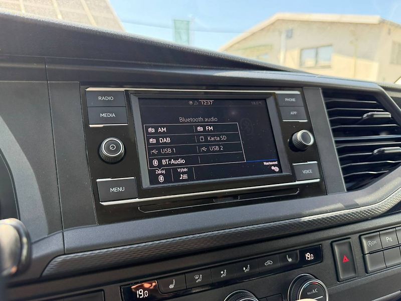 Volkswagen Caravelle T6.1 2,0 TDI 110 kW 7° DSG - fotka 22 z 33