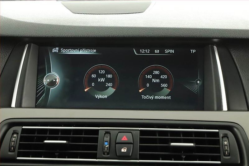 BMW Řada 5 (2013) 530d, Automat, Navi, Xenony - fotka 14 z 20