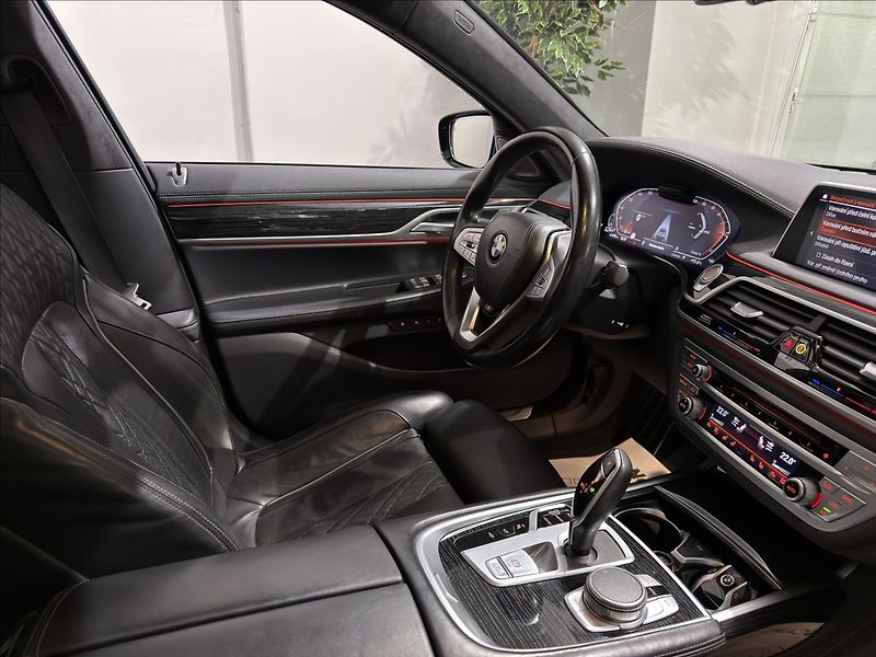 BMW Řada 7 3,0   730D XD LASER MASÁŽE ČR - fotka 27 z 45