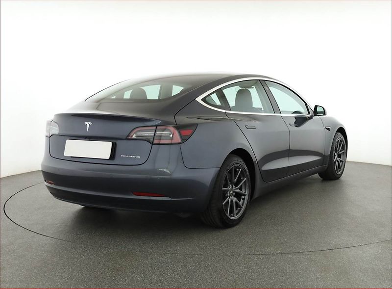 Tesla Model 3 (2019) Long Range 4WD 78kWh, SoH 85% - fotka 5 z 22