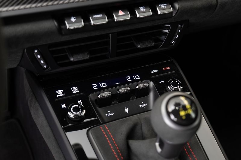 Porsche 911 Weissach - fotka 13 z 24