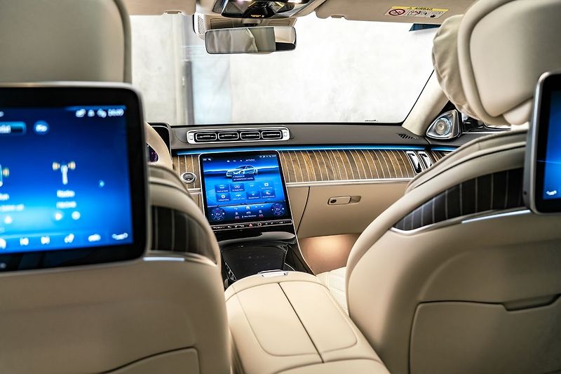 Mercedes-Benz Třídy S d 4M AMG MANUFAKTUR - fotka 21 z 26