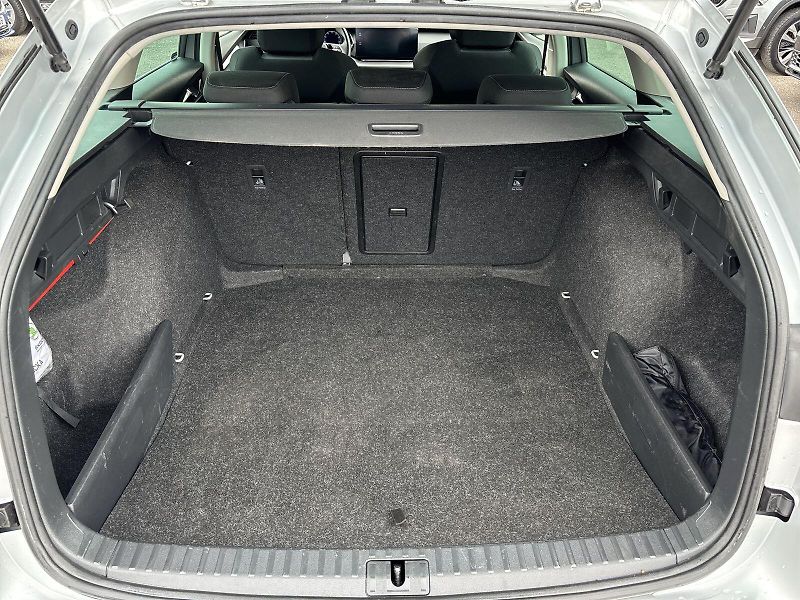 Škoda Octavia (2021) Combi 2.0 TDI Ambition+ - fotka 31 z 32