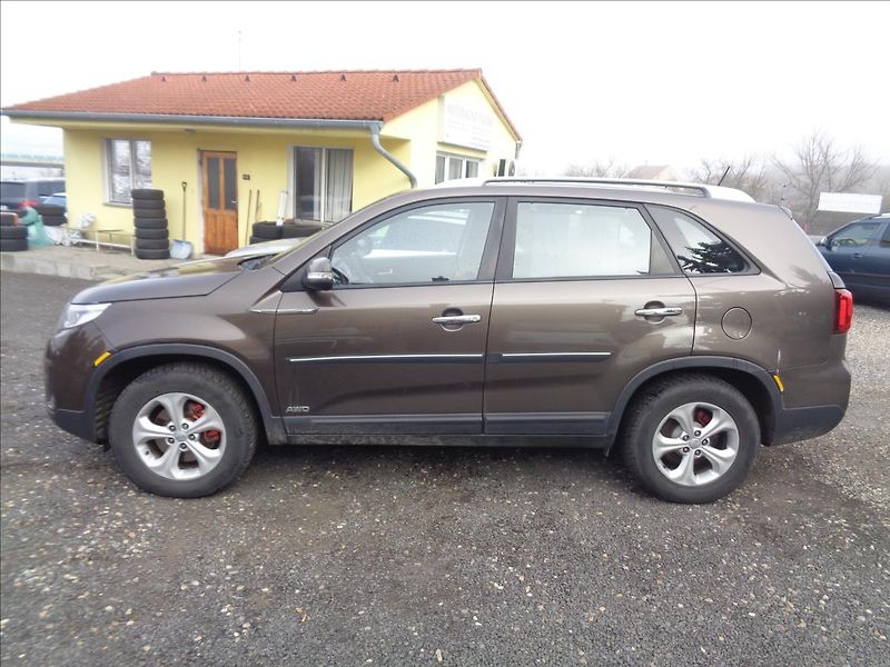 Kia Sorento 2,2 - fotka 4 z 19