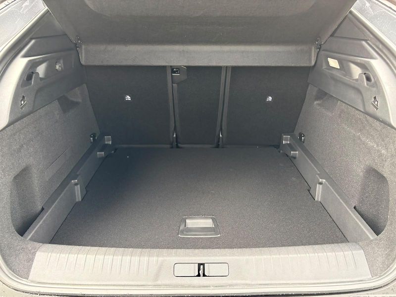 Peugeot 3008 (2026) BUSINESS Hybrid 145 e-DCS6 - fotka 9 z 27