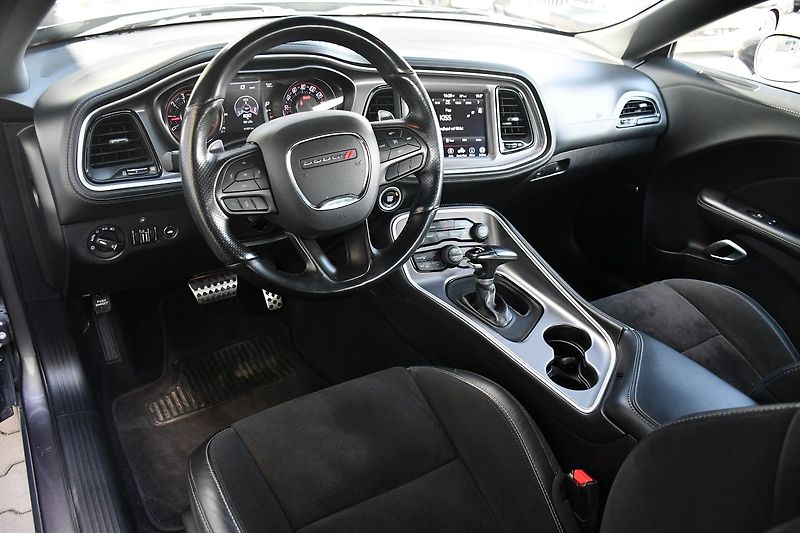 Dodge Challenger 5.7 V8 HEMI - fotka 9 z 41