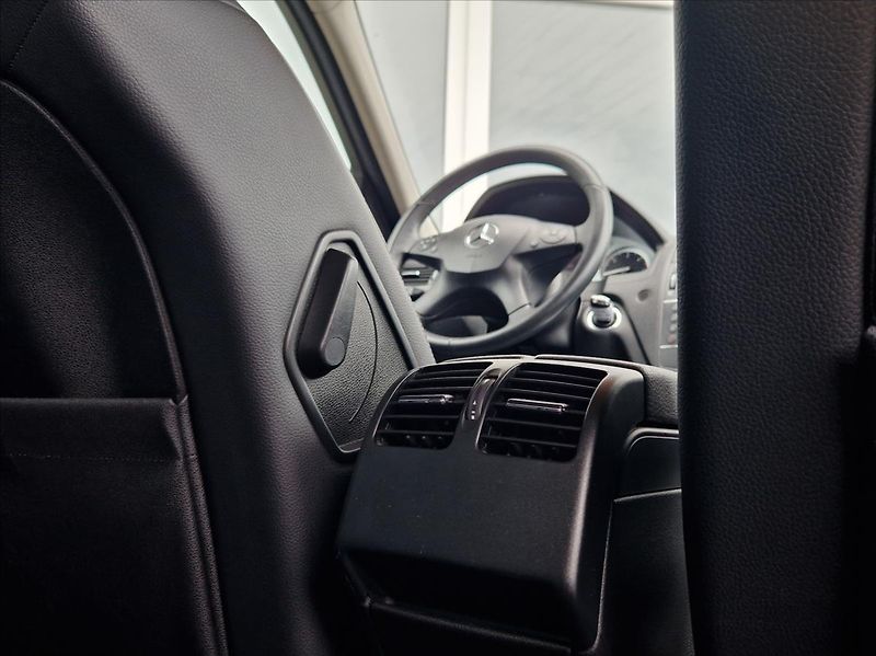 Mercedes-Benz Třídy C 2,2 CDI AVANTGARDE MAN TOPSTAV - fotka 15 z 36