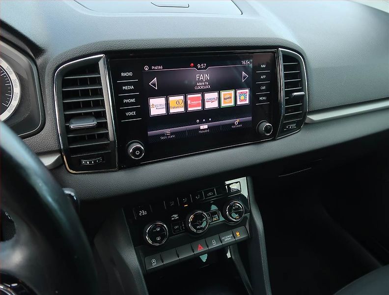 Škoda Karoq (2018) Style 1.6 TDI, Automat, Navi - fotka 20 z 21