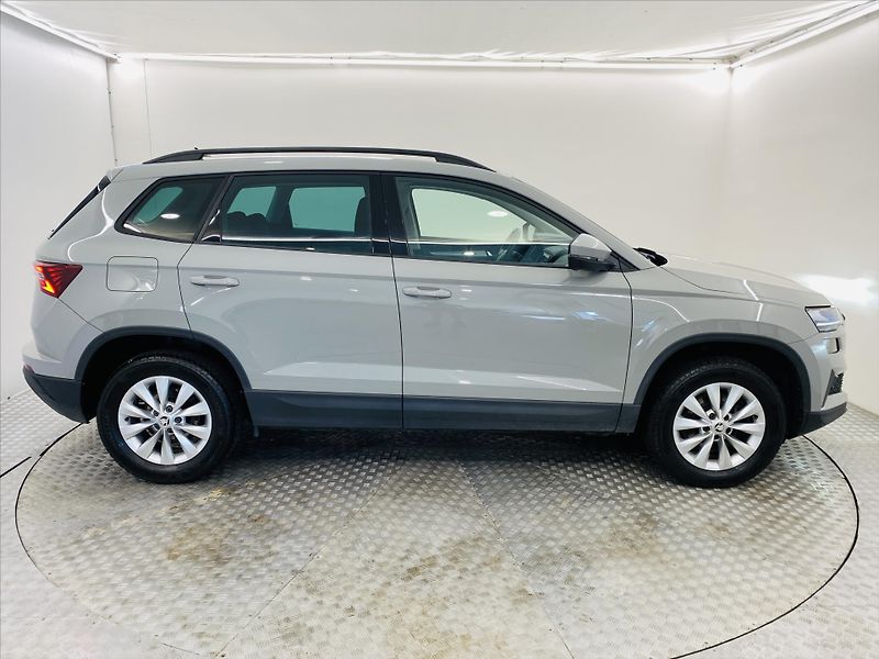 Škoda Karoq 1,5 TSI 110kW DSG Selection - fotka 24 z 26