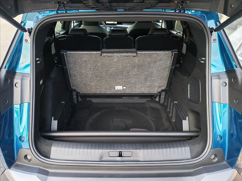 Peugeot 5008 (2026) 1,2 5008 GT Hybrid 145 e-DCS6 - fotka 11 z 18