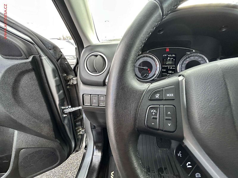 Suzuki Vitara (2019) 1.4 boosterjet 4x4, 1.maj,ČR - fotka 18 z 19